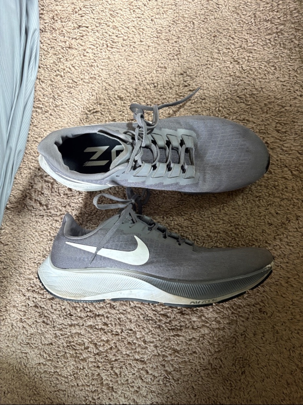 Nike Gray Zoom Pegasus 37 Sneakers